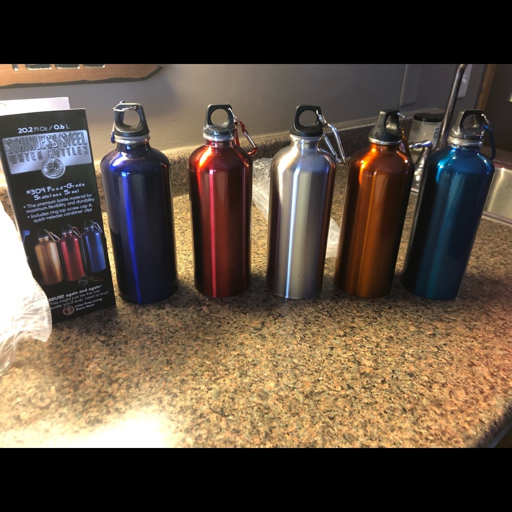 Stainless steel water bottle